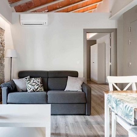Revitalized Apartment In Historical Building Херона Екстериор снимка